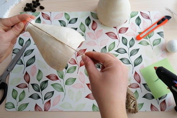 用塑料瓶制作圣诞铃铛的简易教程-第6张图片-趣作屋