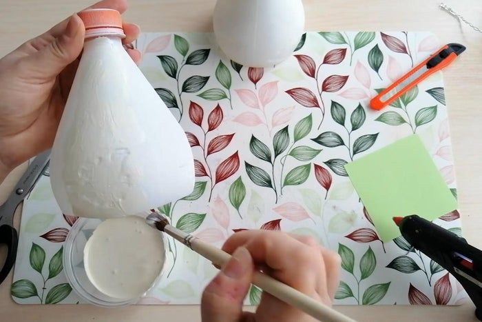 用塑料瓶制作圣诞铃铛的简易教程-第5张图片-趣作屋