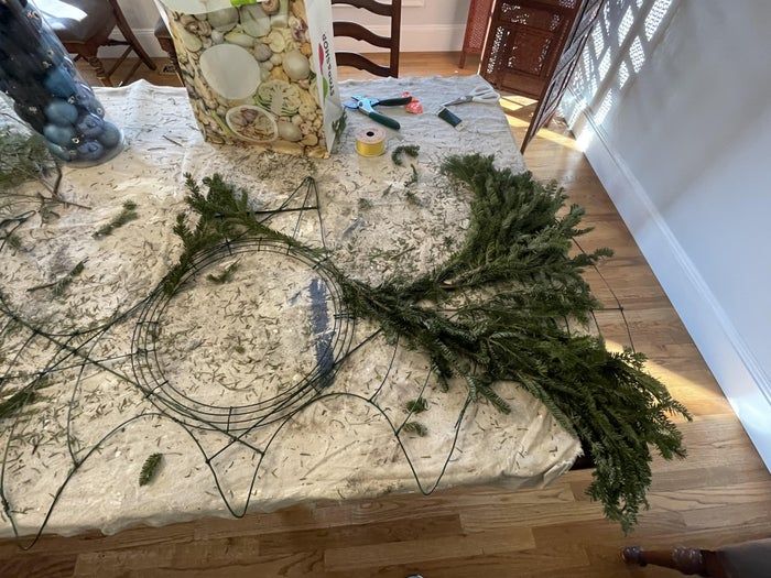 亲子DIY教程：轻松制作蝙蝠侠主题花环-第16张图片-趣作屋