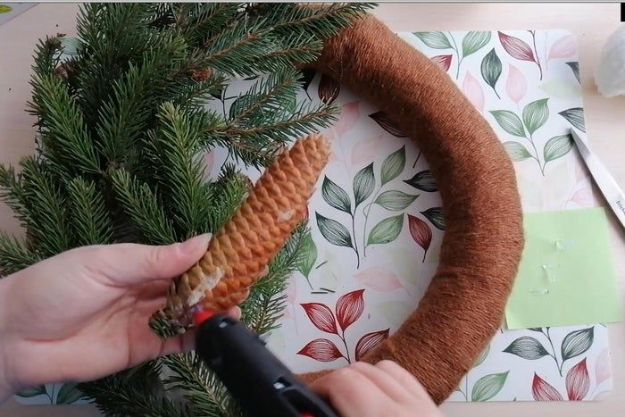 手把手教你DIY圣诞花环装饰-第12张图片-趣作屋 手把手教你DIY圣诞花环装饰-第12张图片-趣作屋