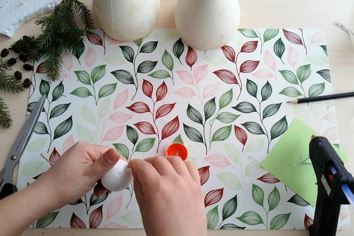 用塑料瓶制作圣诞铃铛的简易教程-第7张图片-趣作屋