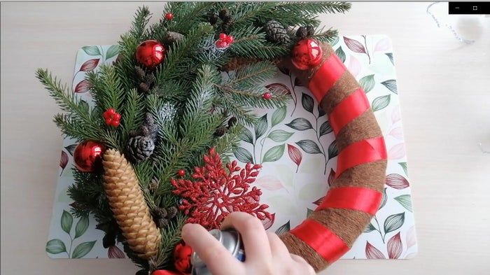 手把手教你DIY圣诞花环装饰-第19张图片-趣作屋 手把手教你DIY圣诞花环装饰-第19张图片-趣作屋