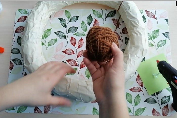 手把手教你DIY圣诞花环装饰-第7张图片-趣作屋 手把手教你DIY圣诞花环装饰-第7张图片-趣作屋