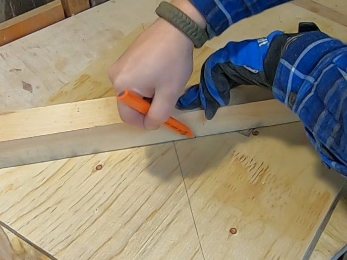 废旧木条巧变花环装饰教程-第5张图片-趣作屋