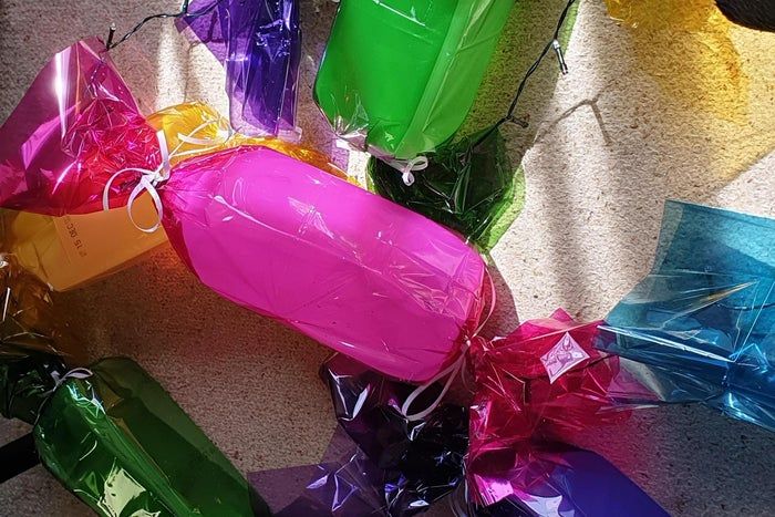 圣诞节创意装饰:太阳能牛奶瓶彩灯制作指南-第11张图片-趣作屋 圣诞节创意装饰:太阳能牛奶瓶彩灯制作指南-第11张图片-趣作屋