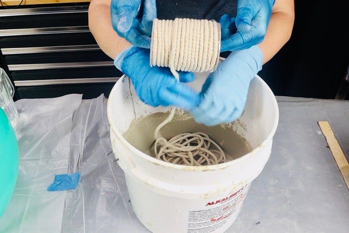 冬季DIY水泥雪人教程：轻松打造冬日装饰-第6张图片-趣作屋