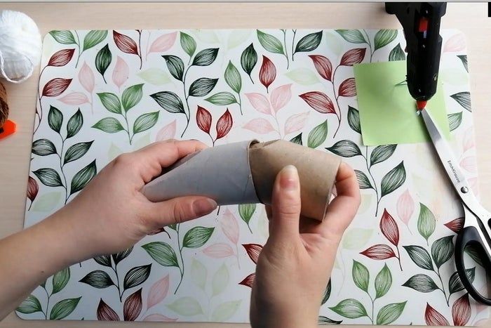 手把手教你DIY圣诞花环装饰-第5张图片-趣作屋 手把手教你DIY圣诞花环装饰-第5张图片-趣作屋