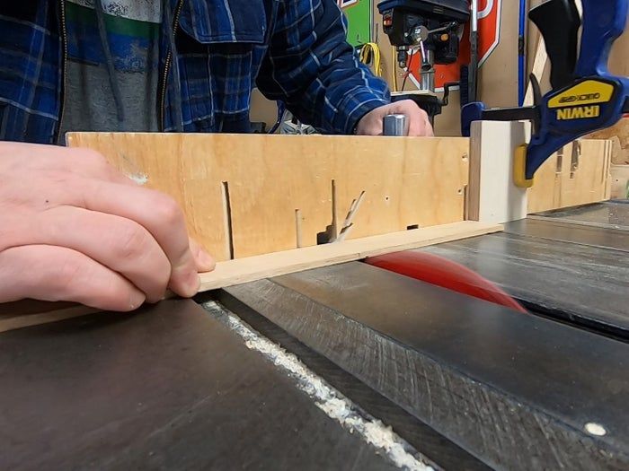 废旧木条巧变花环装饰教程-第14张图片-趣作屋