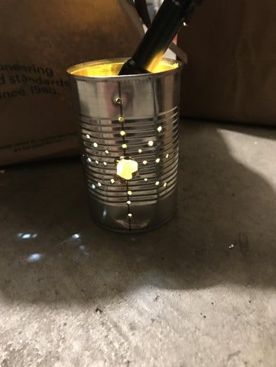 废物利用打造独特圣诞树教程-第16张图片-趣作屋