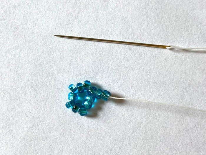 DIY迷你珠串星星挂饰教程-第10张图片-趣作屋 DIY迷你珠串星星挂饰教程-第10张图片-趣作屋