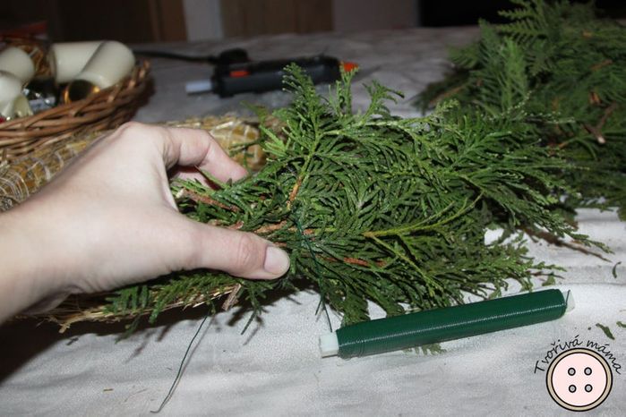 温馨圣诞降临节花环DIY全步骤指南-第5张图片-趣作屋