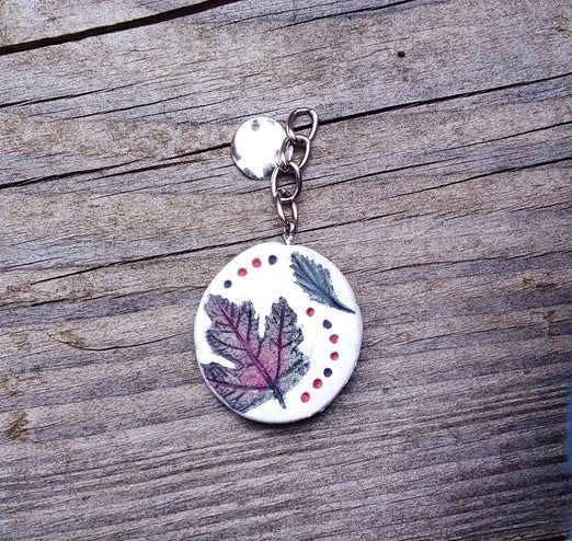 春日手工DIY：剩余陶土制作个性叶脉钥匙扣教程-第1张图片-趣作屋