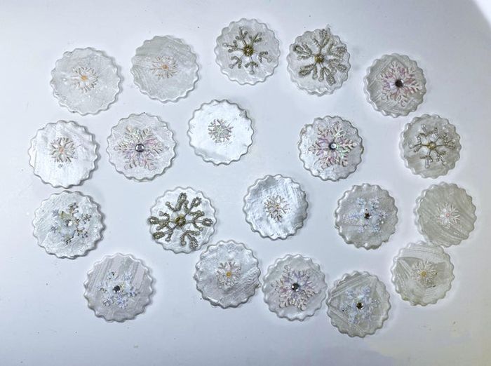 自制剪贴装饰聚合物粘土花环教程-第10张图片-趣作屋