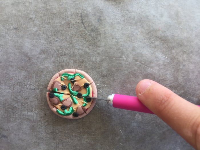 自制迷你披萨吊饰教程-友情项链DIY指南-第29张图片-趣作屋 自制迷你披萨吊饰教程-友情项链DIY指南-第29张图片-趣作屋