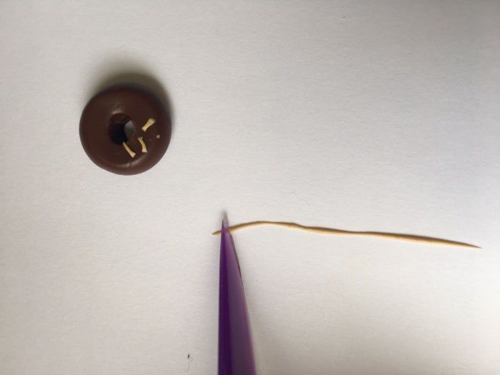 亲子手工:自制创意甜甜圈玩具教程-第9张图片-趣作屋 亲子手工:自制创意甜甜圈玩具教程-第9张图片-趣作屋