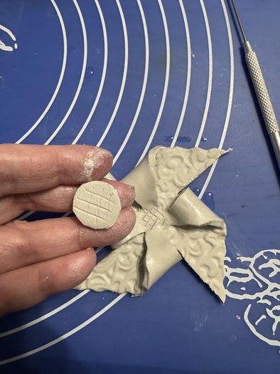 空气干燥黏土风车装饰物制作教程-第18张图片-趣作屋 空气干燥黏土风车装饰物制作教程-第18张图片-趣作屋