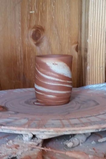 陶轮制作彩色杯子教程——简易陶艺项目全解析-第6张图片-趣作屋 陶轮制作彩色杯子教程——简易陶艺项目全解析-第6张图片-趣作屋