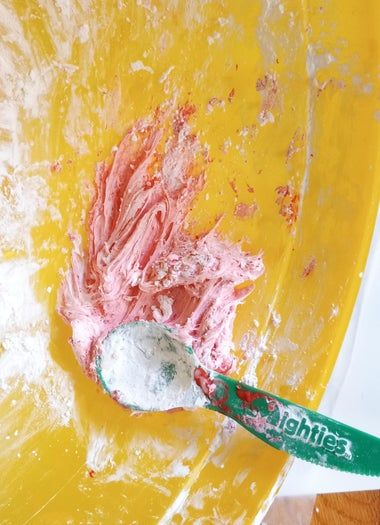 低成本自制硅胶模具教程-硅胶填缝剂与玉米淀粉制作指南-第8张图片-趣作屋