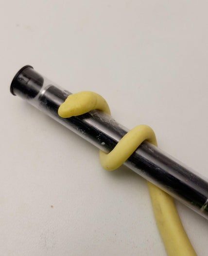 DIY黏土蛇形发饰教程-6步打造独特爬宠造型-第12张图片-趣作屋