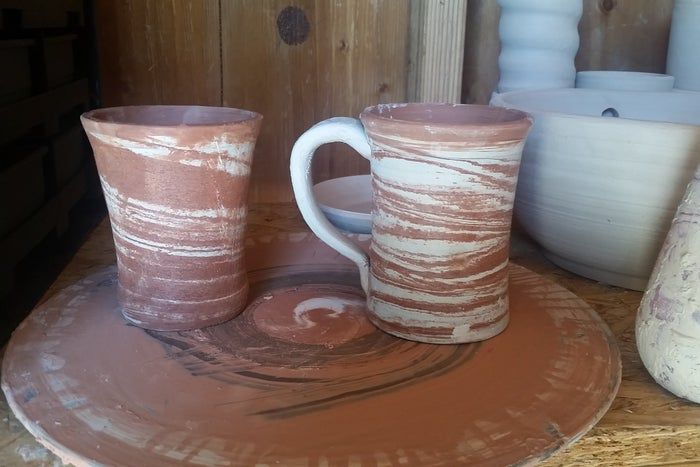 陶轮制作彩色杯子教程——简易陶艺项目全解析-第7张图片-趣作屋 陶轮制作彩色杯子教程——简易陶艺项目全解析-第7张图片-趣作屋