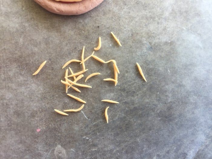 自制迷你披萨吊饰教程-友情项链DIY指南-第28张图片-趣作屋 自制迷你披萨吊饰教程-友情项链DIY指南-第28张图片-趣作屋