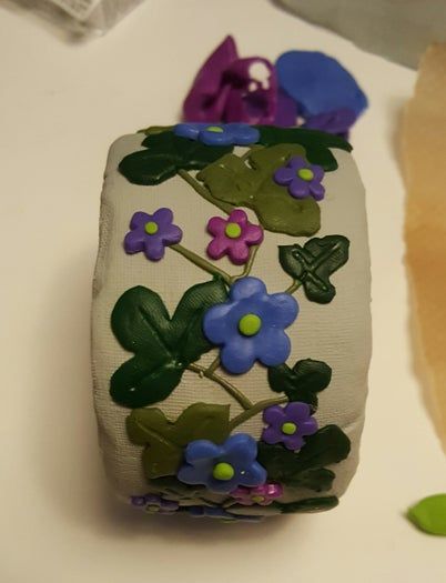 空纸筒手工腕带制作教程-聚合物粘土花朵装饰-第12张图片-趣作屋 空纸筒手工腕带制作教程-聚合物粘土花朵装饰-第12张图片-趣作屋