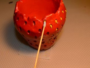 草莓造型花盆手工制作教程:风干黏土DIY创意容器-第35张图片-趣作屋 草莓造型花盆手工制作教程:风干黏土DIY创意容器-第35张图片-趣作屋