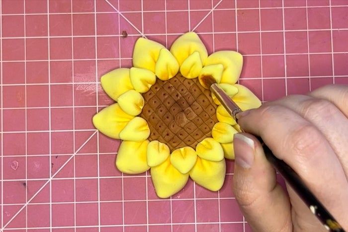 母亲节亲子手工：泡沫黏土向日葵制作教程-第13张图片-趣作屋