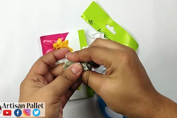 DIY聚合物粘土首饰制作教程——简单易学的手工项链与耳饰套装-第4张图片-趣作屋 DIY聚合物粘土首饰制作教程——简单易学的手工项链与耳饰套装-第4张图片-趣作屋