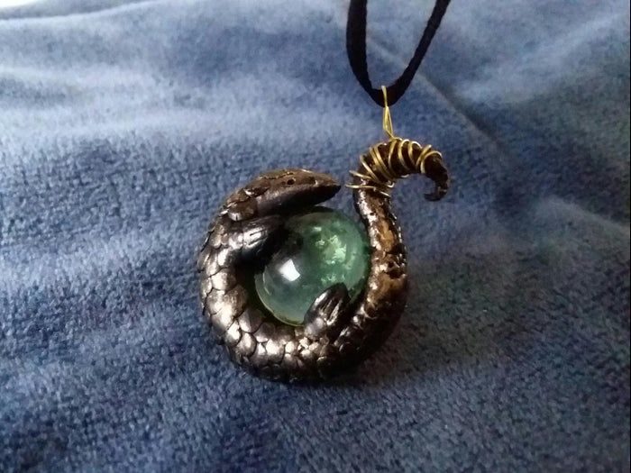 DIY环保穿山甲吊饰制作教程-手工动物保护主题工艺品-第1张图片-趣作屋