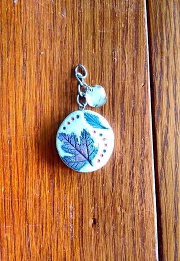 春日手工DIY：剩余陶土制作个性叶脉钥匙扣教程-第16张图片-趣作屋