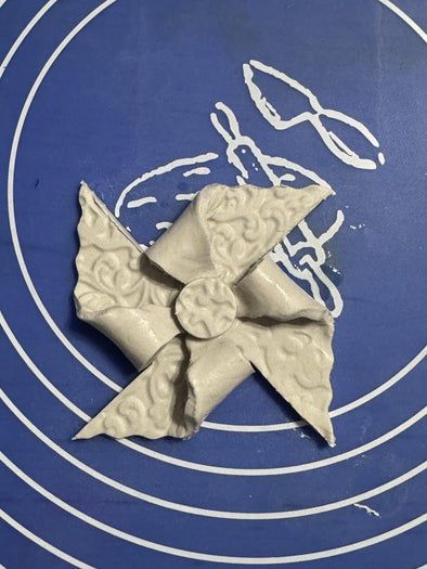 空气干燥黏土风车装饰物制作教程-第19张图片-趣作屋 空气干燥黏土风车装饰物制作教程-第19张图片-趣作屋