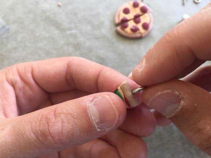 自制迷你披萨吊饰教程-友情项链DIY指南-第31张图片-趣作屋 自制迷你披萨吊饰教程-友情项链DIY指南-第31张图片-趣作屋
