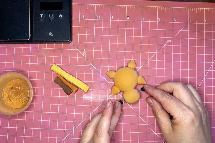 低成本手工制作乌龟造型松饼摆件教程-第5张图片-趣作屋