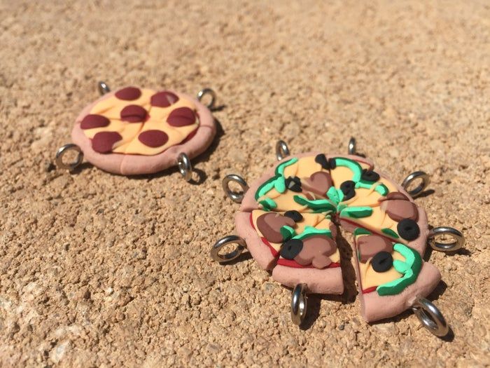 自制迷你披萨吊饰教程-友情项链DIY指南-第1张图片-趣作屋 自制迷你披萨吊饰教程-友情项链DIY指南-第1张图片-趣作屋