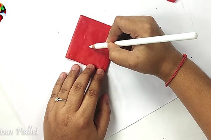 DIY聚合物粘土首饰制作教程——简单易学的手工项链与耳饰套装-第11张图片-趣作屋 DIY聚合物粘土首饰制作教程——简单易学的手工项链与耳饰套装-第11张图片-趣作屋