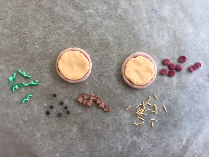 自制迷你披萨吊饰教程-友情项链DIY指南-第14张图片-趣作屋 自制迷你披萨吊饰教程-友情项链DIY指南-第14张图片-趣作屋