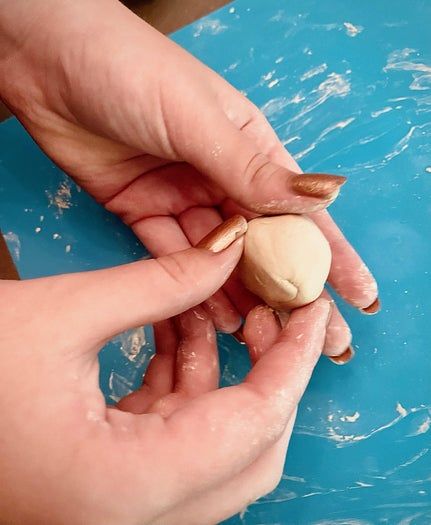 风干黏土笑脸雕塑制作教程-第7张图片-趣作屋