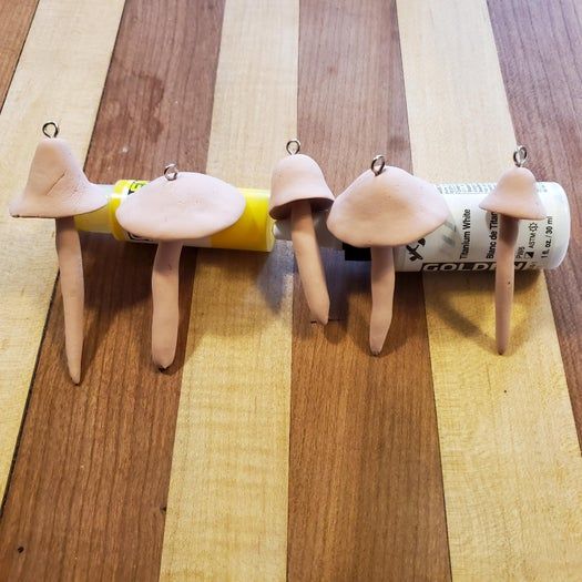 逼真圣诞蘑菇装饰品手工制作教程-第4张图片-趣作屋