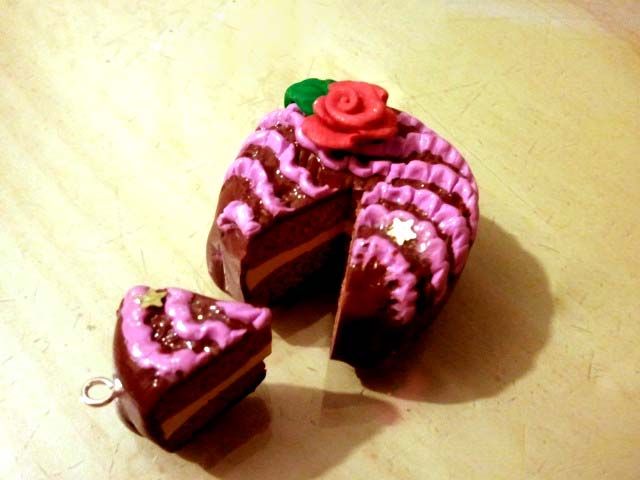 软陶蛋糕挂件制作教程：创意手工DIY指南-第1张图片-趣作屋