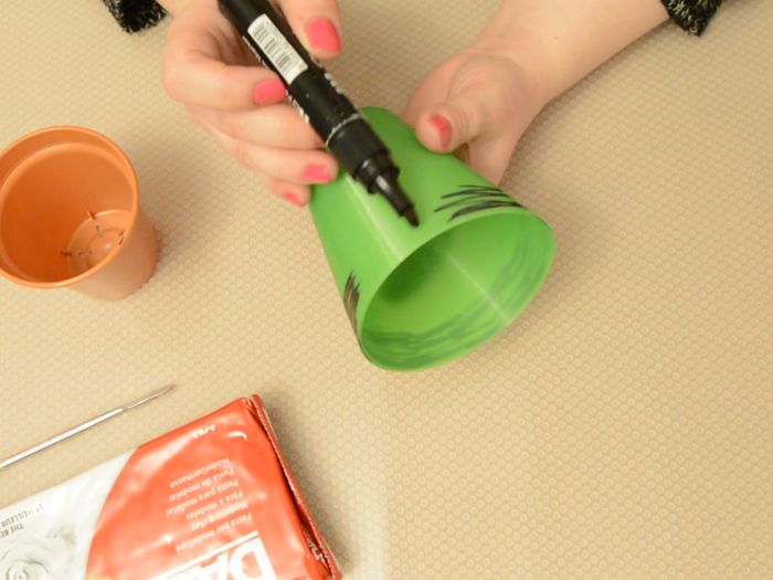 草莓造型花盆手工制作教程:风干黏土DIY创意容器-第4张图片-趣作屋 草莓造型花盆手工制作教程:风干黏土DIY创意容器-第4张图片-趣作屋