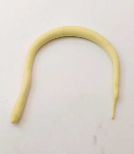 DIY黏土蛇形发饰教程-6步打造独特爬宠造型-第6张图片-趣作屋