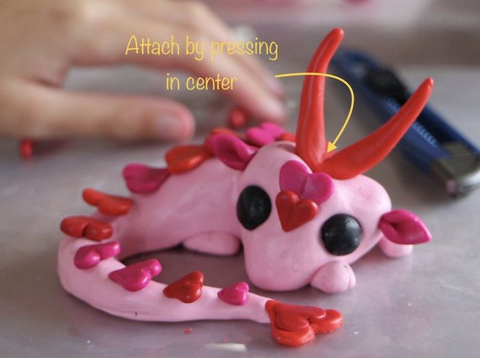 亲子手工：创意聚合物粘土龙与龙蛋制作教程-第22张图片-趣作屋