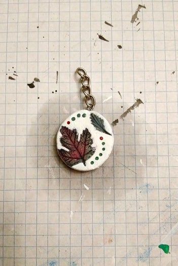 春日手工DIY：剩余陶土制作个性叶脉钥匙扣教程-第15张图片-趣作屋
