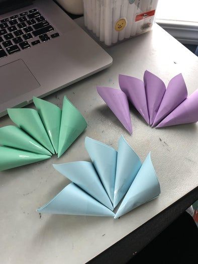 手工折纸花和百合布置教程，打造优雅桌心装饰-第11张图片-趣作屋