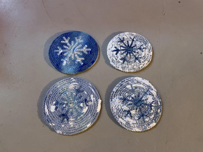 DIY麻绳杯垫加雪花装饰教程，轻松打造冬季家居小物-第1张图片-趣作屋