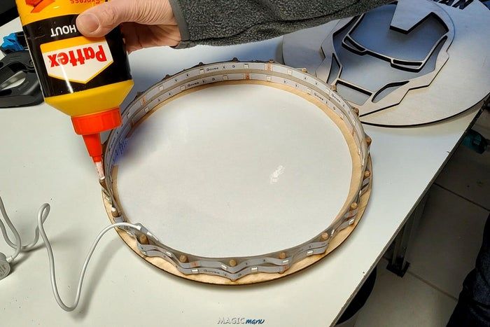 手工制作漫威钢铁侠灯框教程，手机APP控制RGB灯光效果-第32张图片-趣作屋
