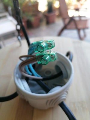 用啤酒瓶自制创意吊灯教程，打造温馨户外氛围-第14张图片-趣作屋