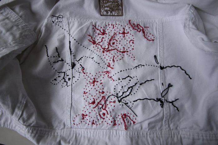 DIY牛仔夹克Sashiko刺绣教程:从零开始的创意手工改造-第45张图片-趣作屋 DIY牛仔夹克Sashiko刺绣教程:从零开始的创意手工改造-第45张图片-趣作屋