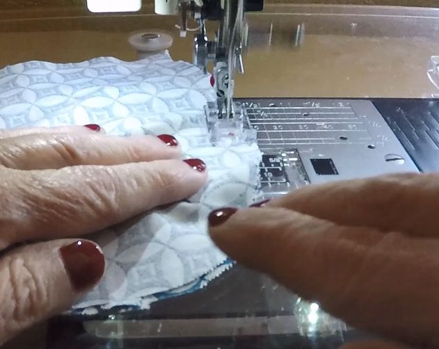 DIY刺绣心形靠垫手工教程:附图案下载与详细步骤-第11张图片-趣作屋 DIY刺绣心形靠垫手工教程:附图案下载与详细步骤-第11张图片-趣作屋